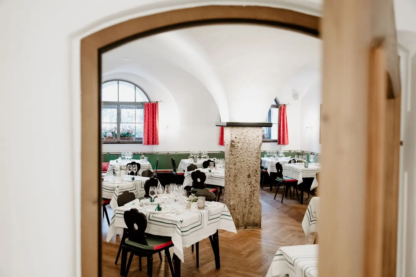 Best Authentic Austrian restaurant Goldener Hirsch in Salzburg